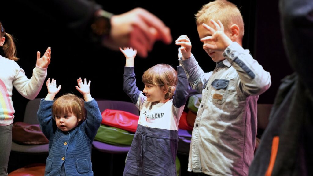 WIECZORYNKA TEATRALNA